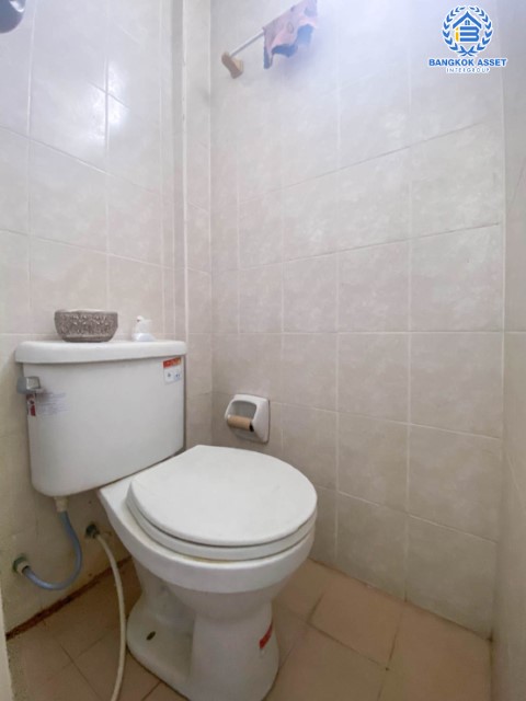 *****อาคารพาณิชย์มือสองย่านกรุงเทพฯ ม. ปิ่นเกล้านำโชค บรมราชชนนี 72 บนเนื้อที่ 18 ตร.ว. ฟังก์ชันจัดเต็ม 4 ห้องนอน 3 ห้องน้ำ อาคารพาณิชย์ทำเลดี ติดถ.บรมราชชนนี เชื่อมต่อถ.กาญจนาภิเษก กิจการส่วนตัวก็ดี โฮมออฟฟิศก็เยี่ยม รีบจองเลย!